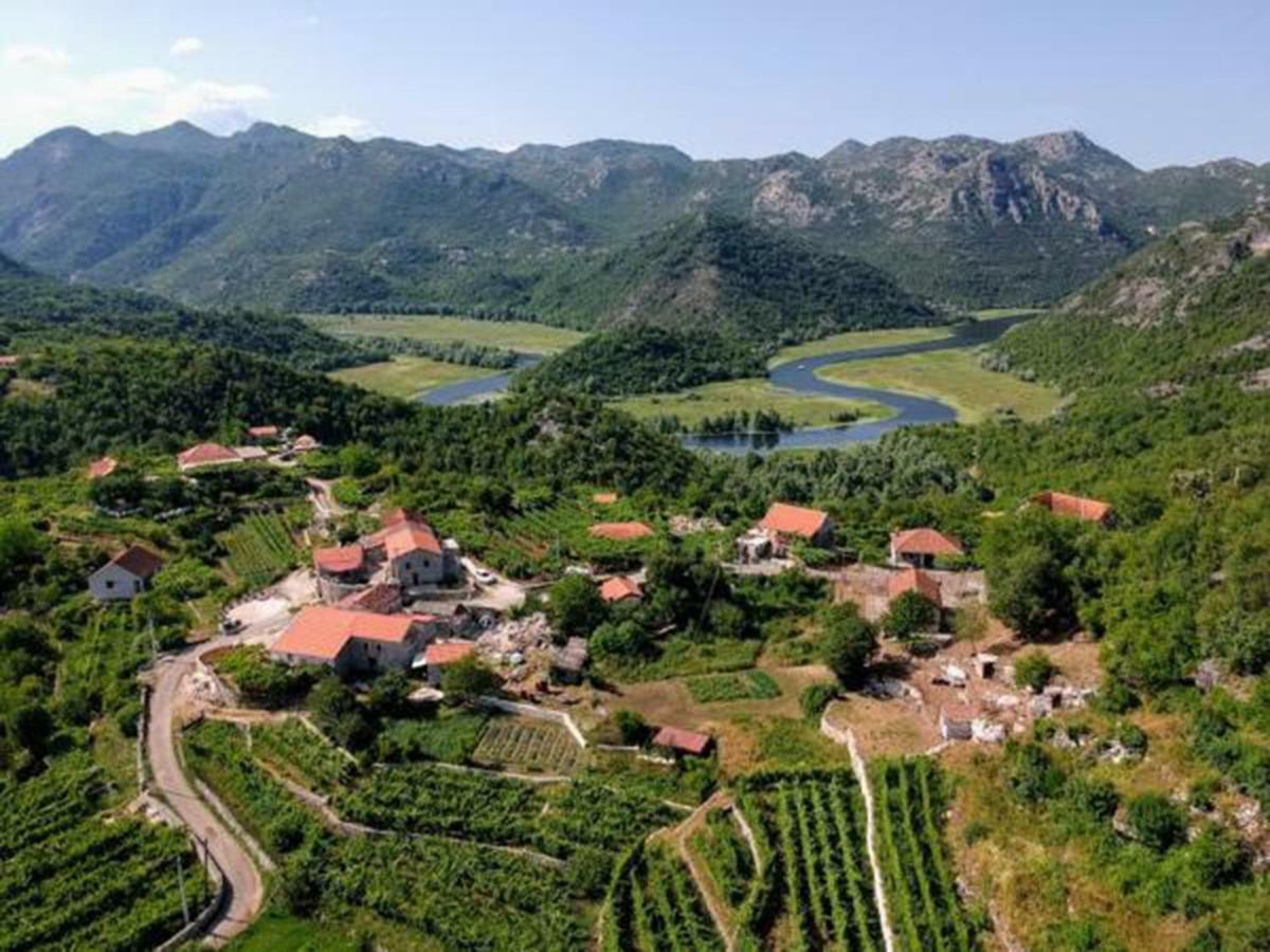 Estate & Winery San Duyevo Rijeka Crnojevića